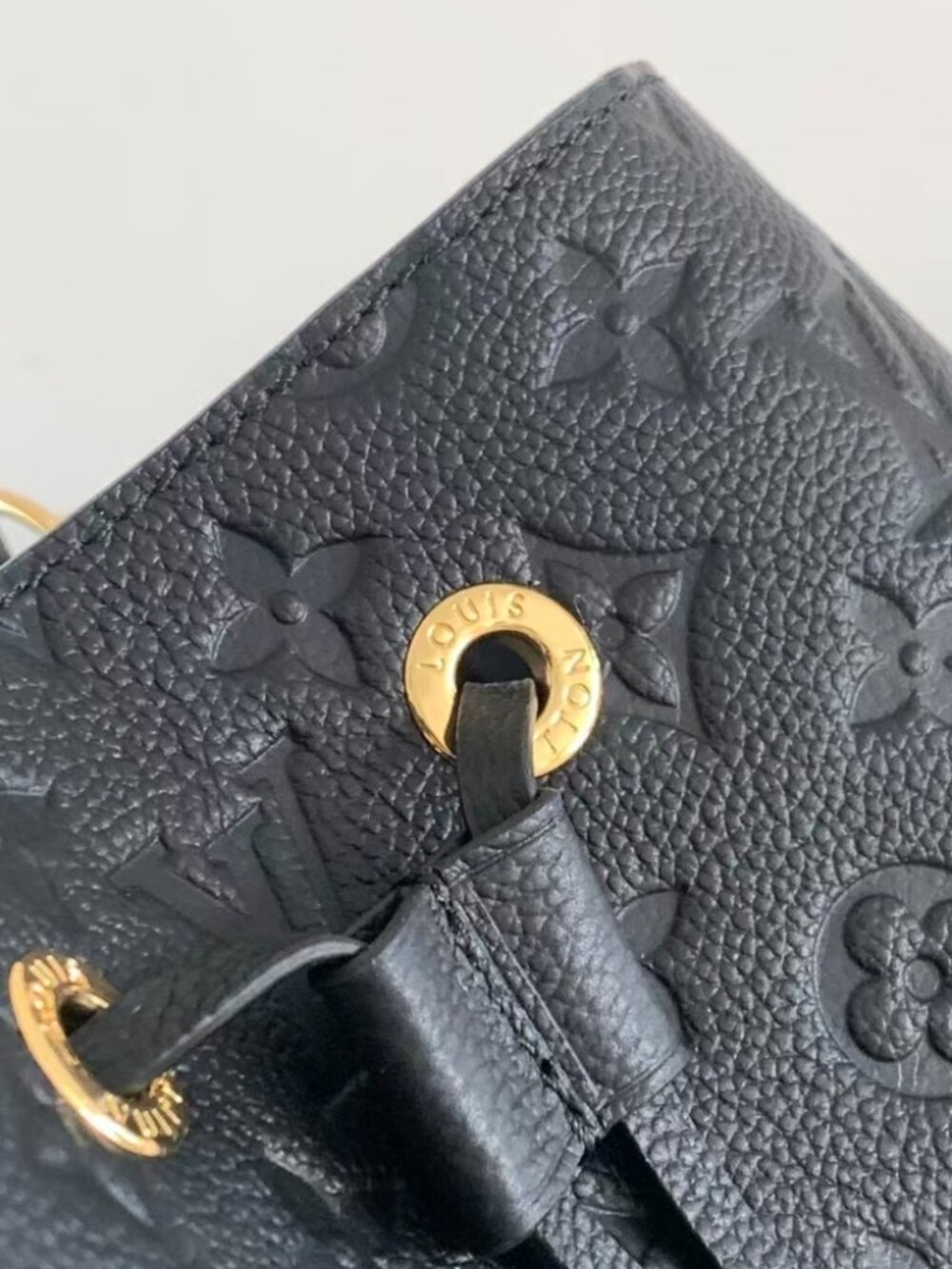 Louis Vuitton Néonoé MM Bag - Picture 3 of 9